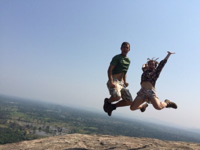 Jumpen op Pidurangala naast Sigiriya