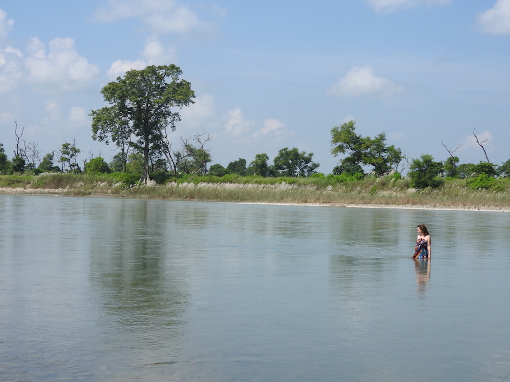 Karnali Rivier met watersloefjes