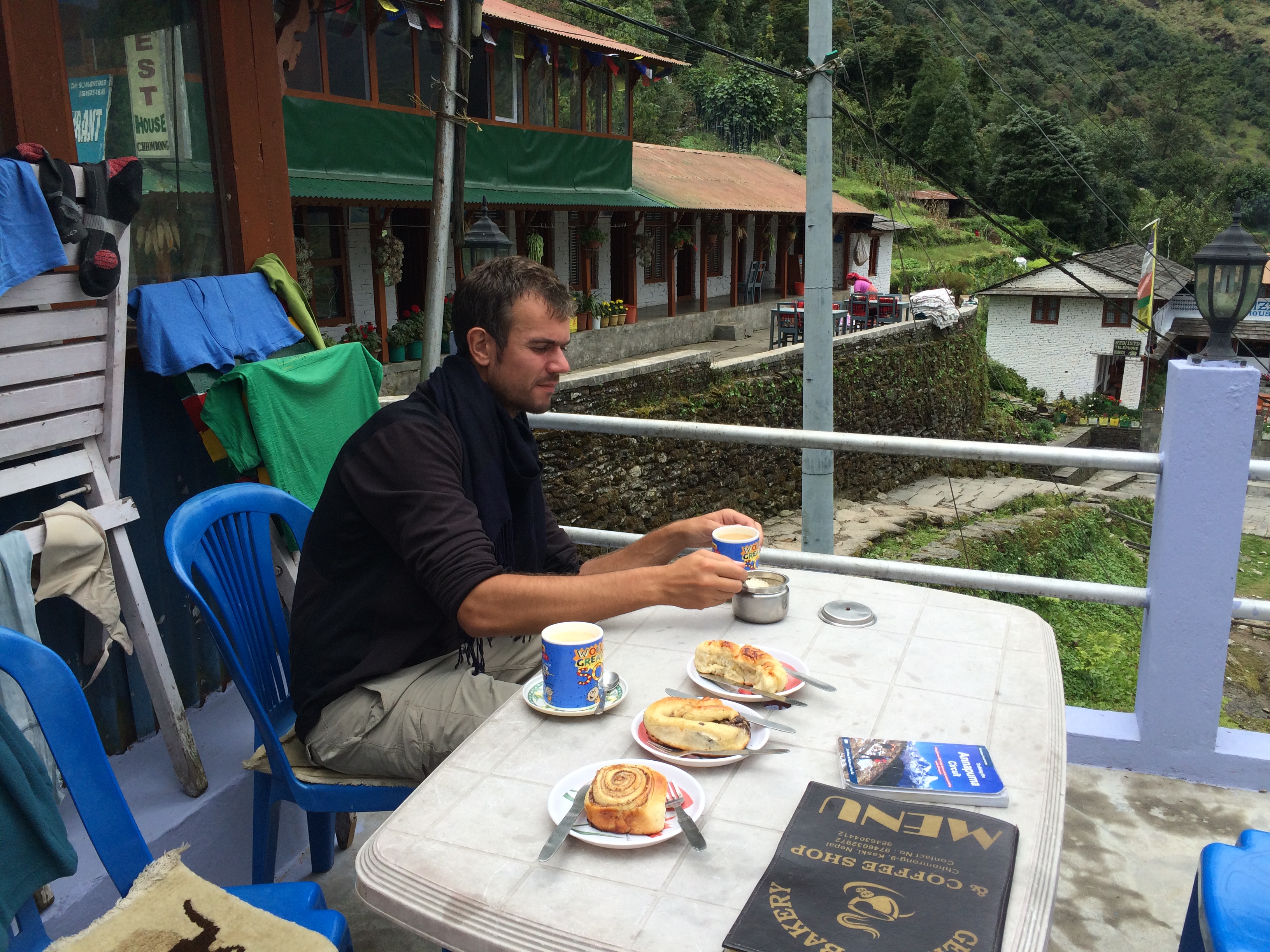 Thee en Croissants in Chomrong