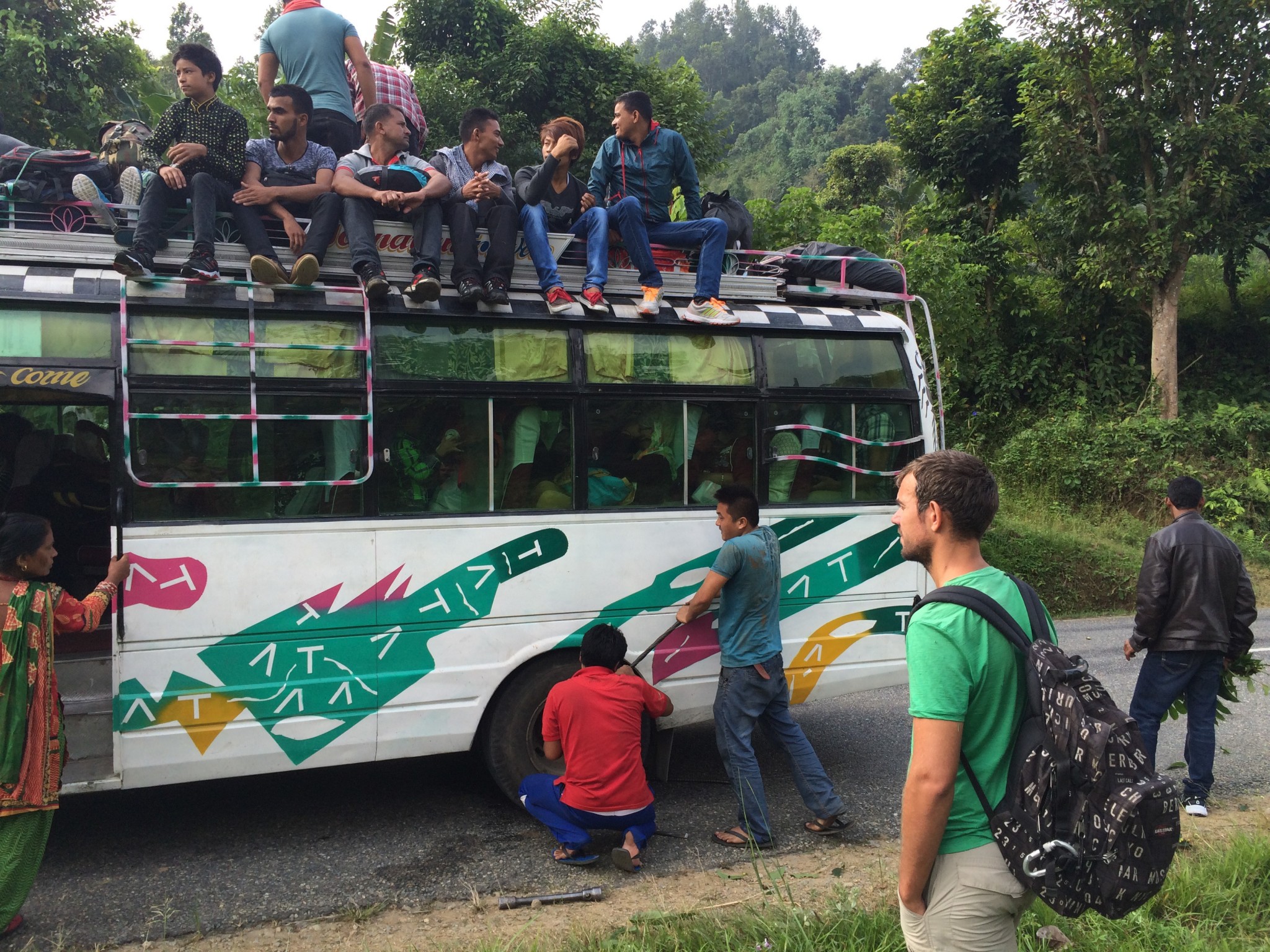 Echte panne onderweg naar Pokhara, Nepal