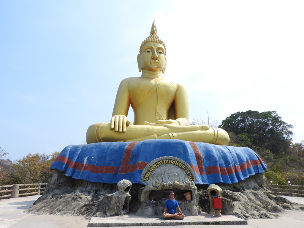 De Buddha in Khao Tao