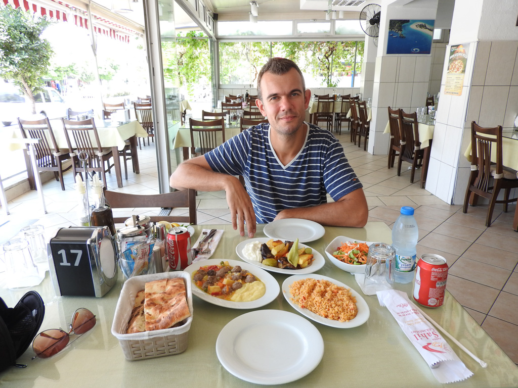 Eten bij de plaatselijke Lokanta