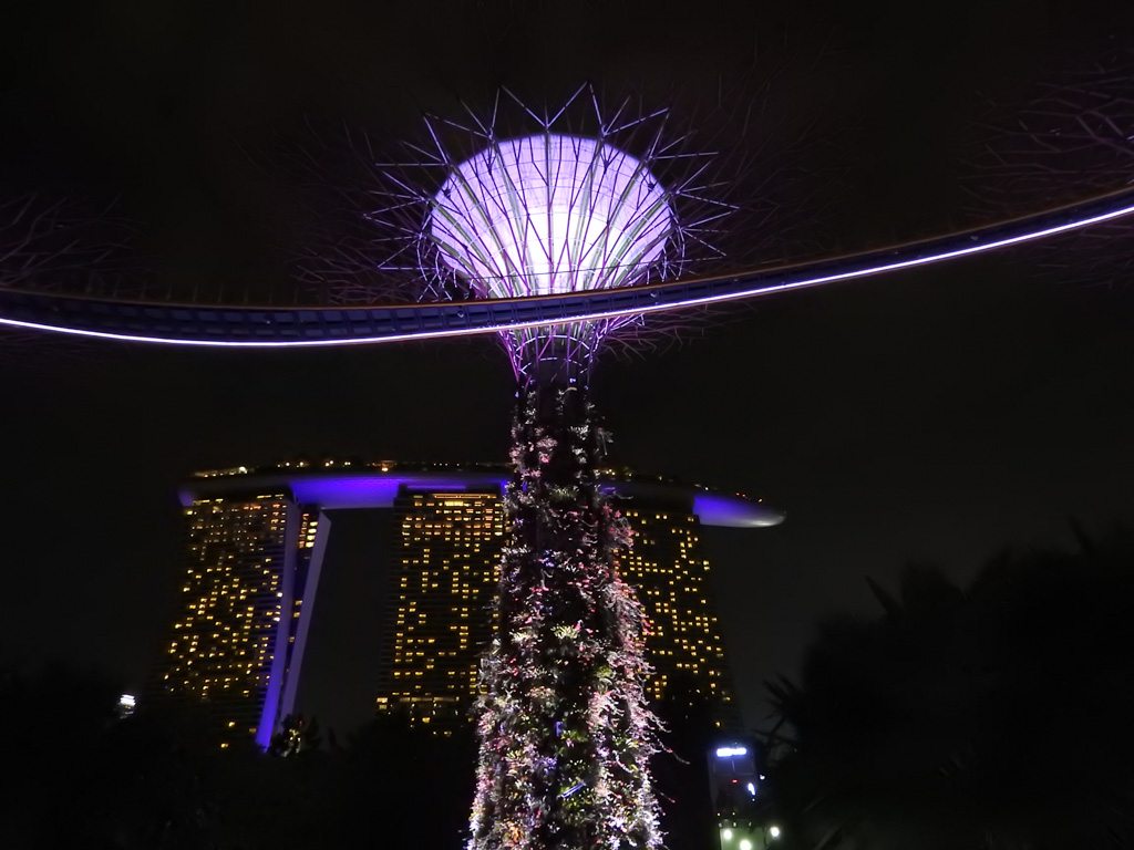 Gardens by the Bay en het drievoetige ruimtemonster