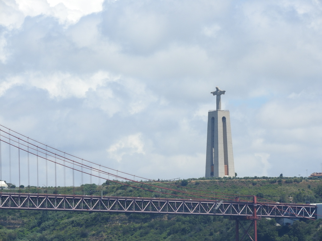 Cristo Rei Statue