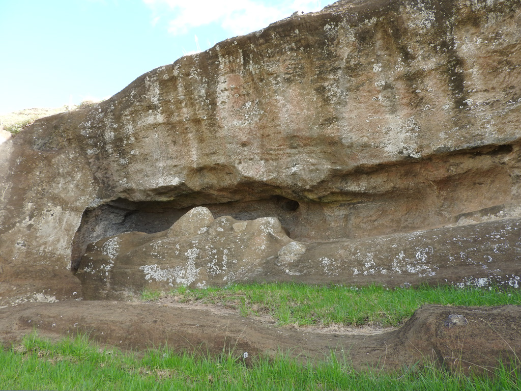 @ Rano Raraku werden de beelden uitgehouwen