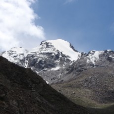 Besneeuwde bergtop2