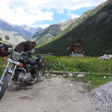 Manu met Royal Enfield in Chitkul