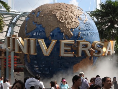 Gillen en gibberen in Universal Studios Singapore